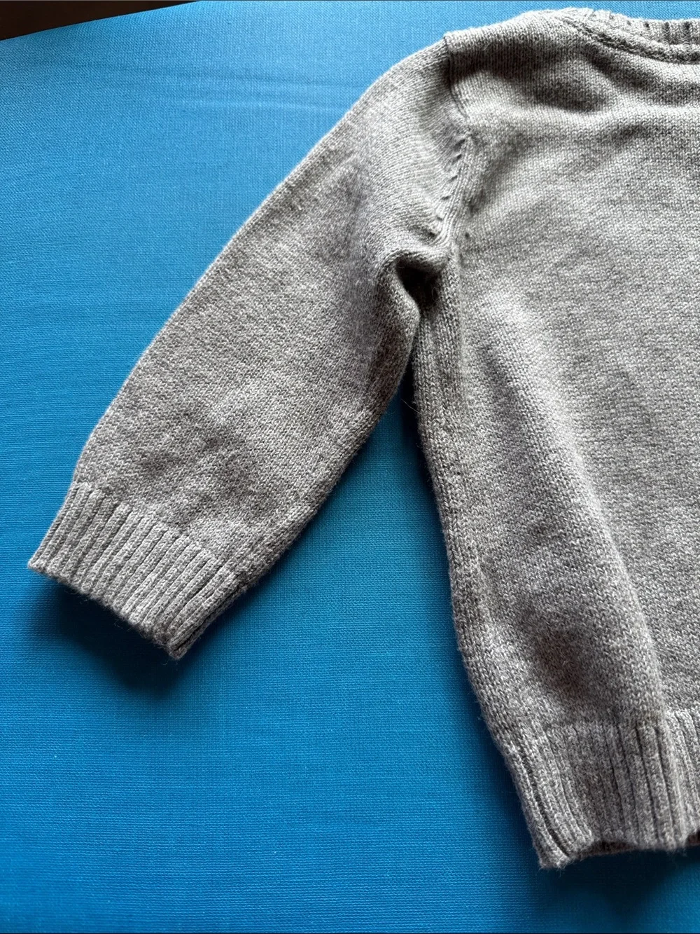 Carter's Size 9 month Gray Sweater with White Polar Bear